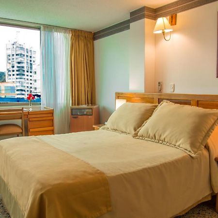 Hotel Villavicencio Plaza Екстериор снимка