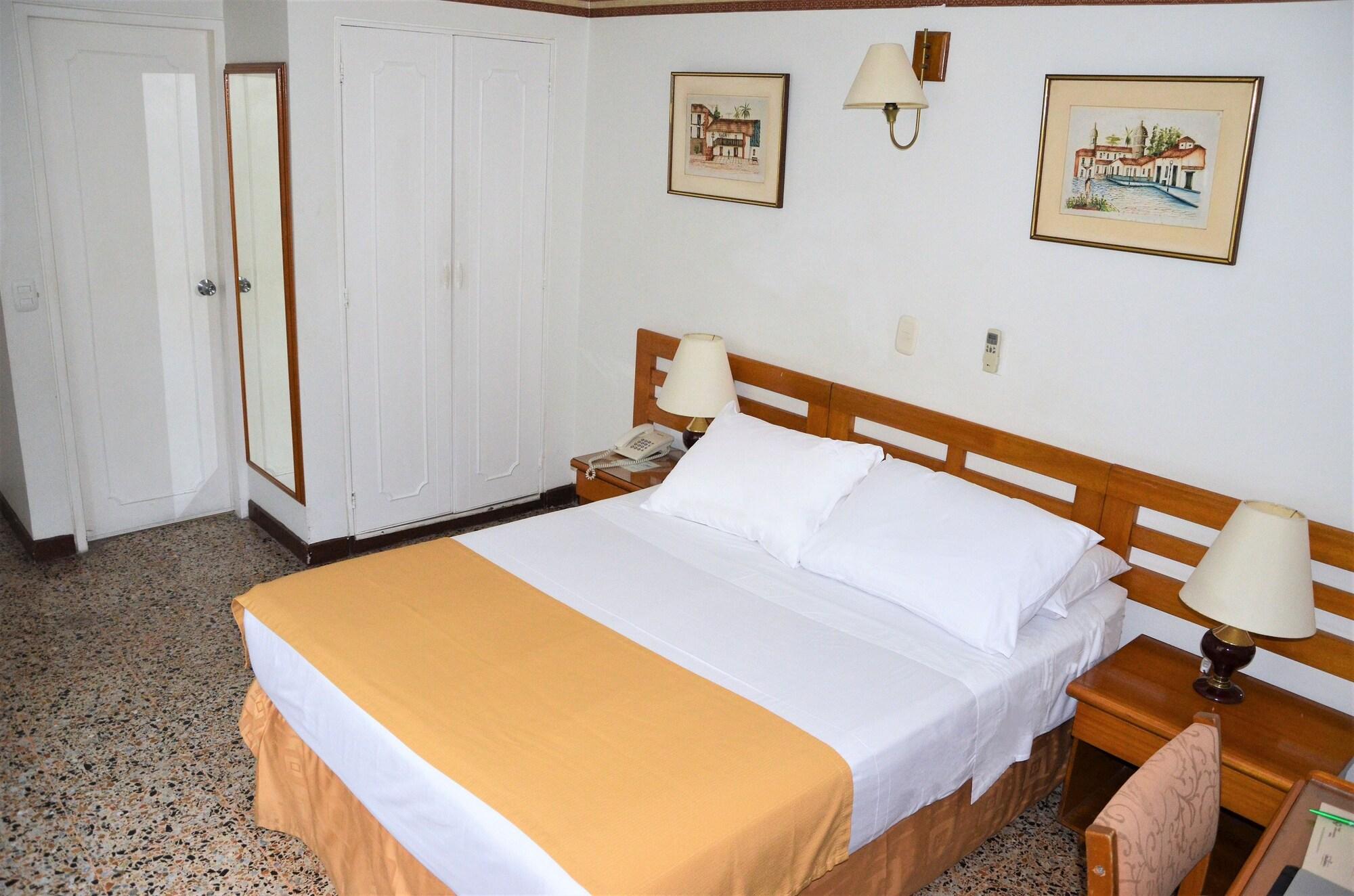 Hotel Villavicencio Plaza Екстериор снимка