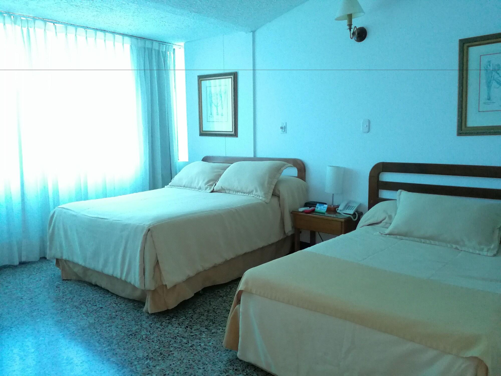 Hotel Villavicencio Plaza Екстериор снимка