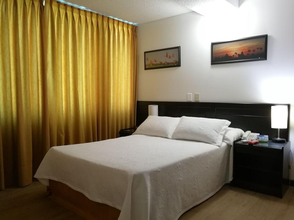 Hotel Villavicencio Plaza Екстериор снимка