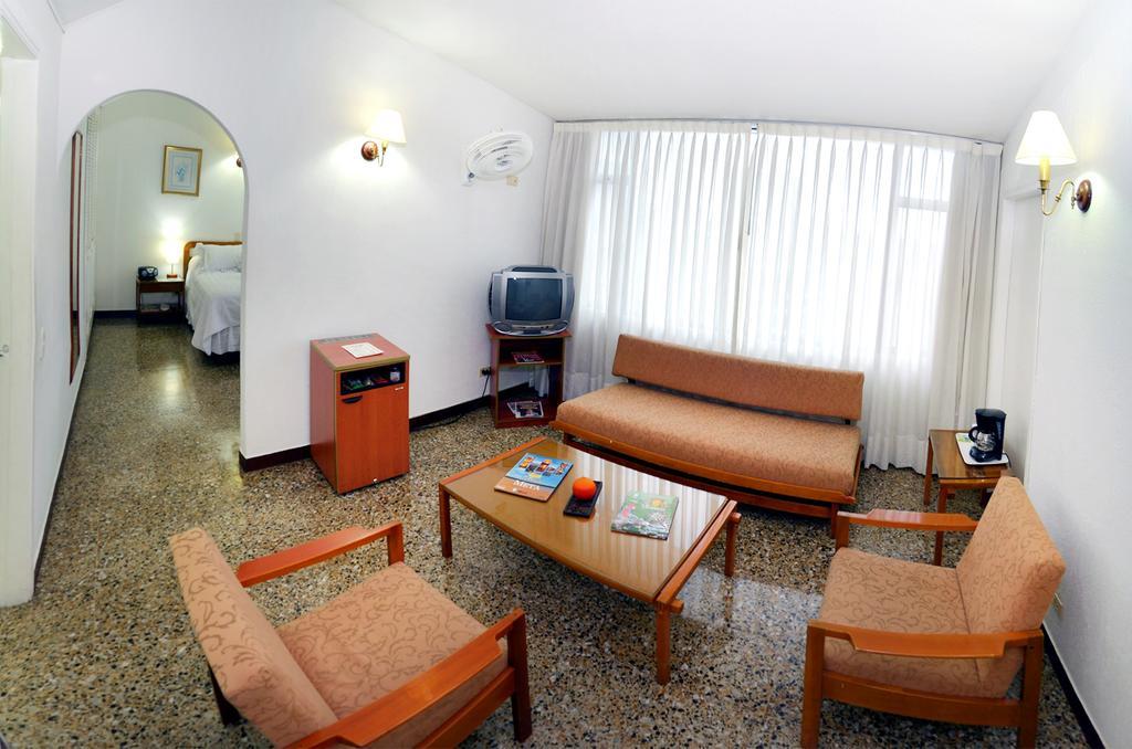Hotel Villavicencio Plaza Екстериор снимка