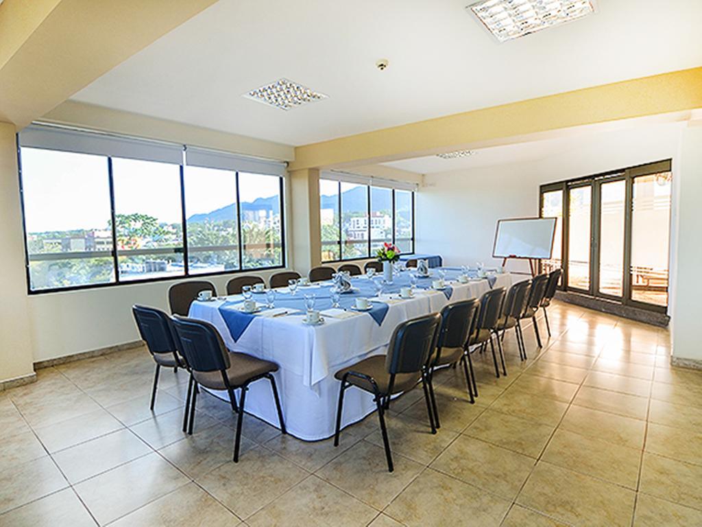Hotel Villavicencio Plaza Екстериор снимка