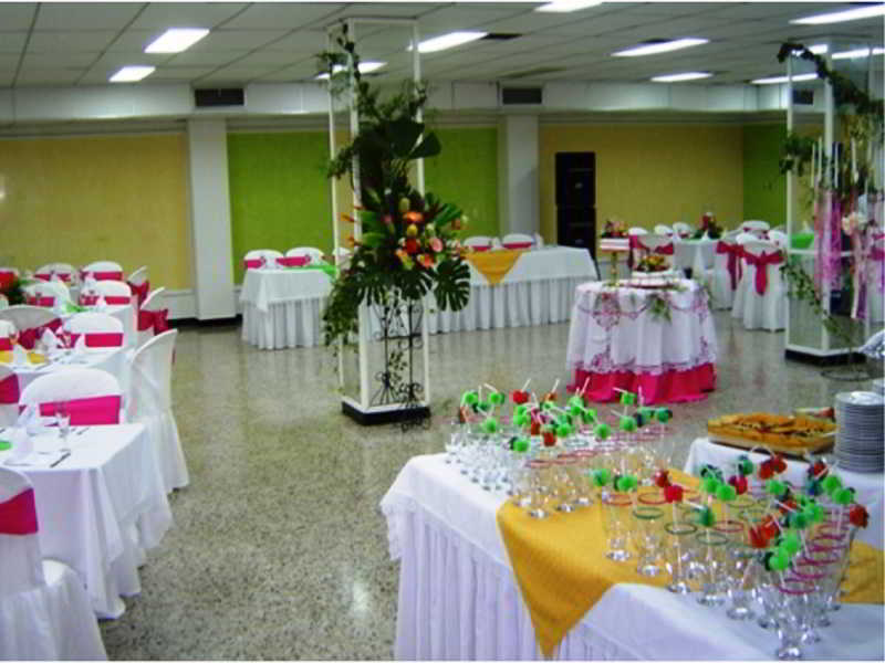 Hotel Villavicencio Plaza Екстериор снимка