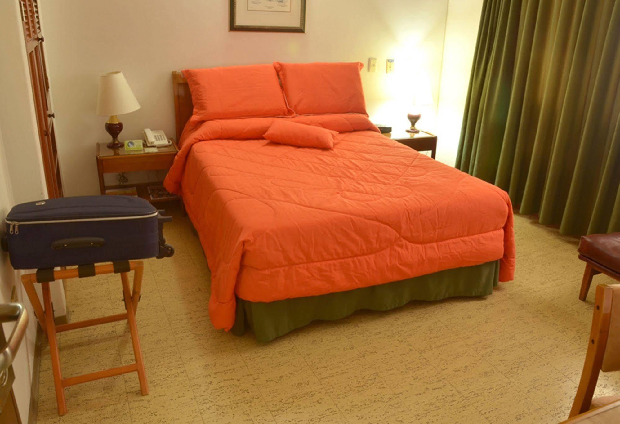 Hotel Villavicencio Plaza Екстериор снимка