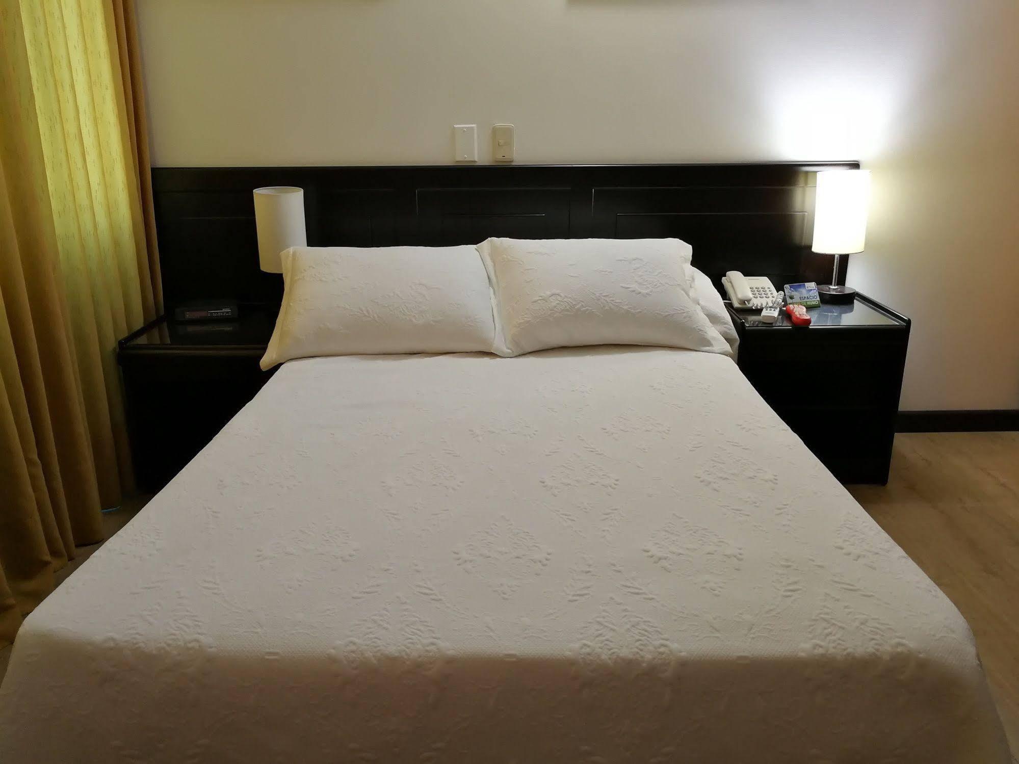 Hotel Villavicencio Plaza Екстериор снимка