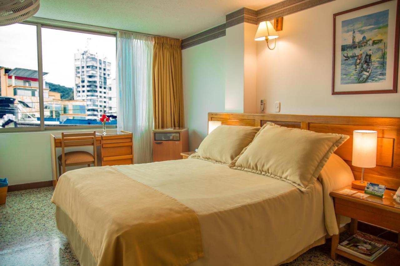 Hotel Villavicencio Plaza Екстериор снимка